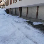 Moni / Golf & - 9 Apartamento *