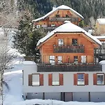 Hotell Moni / Golf & - 9