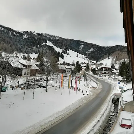 Apartmán Moni / Golf & - 9 *